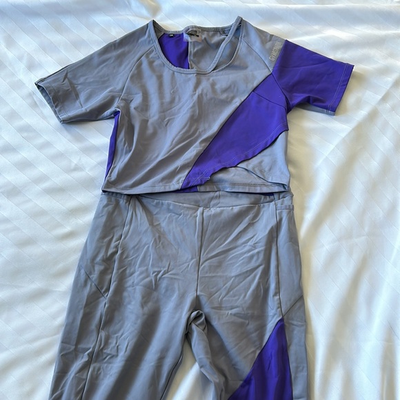 Gymshark Asymmetric Set: Leggings + Top - Picture 9 of 9